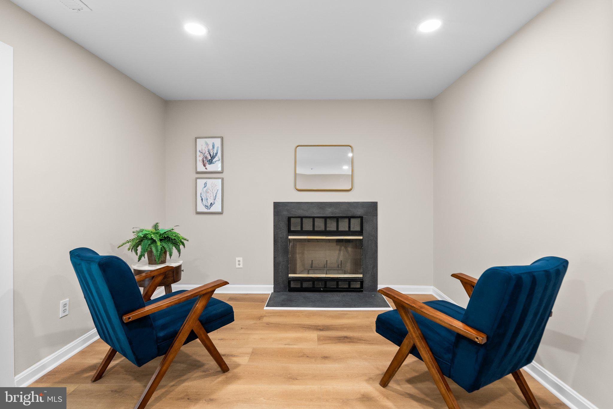 8462 MEADOW GREEN WAY