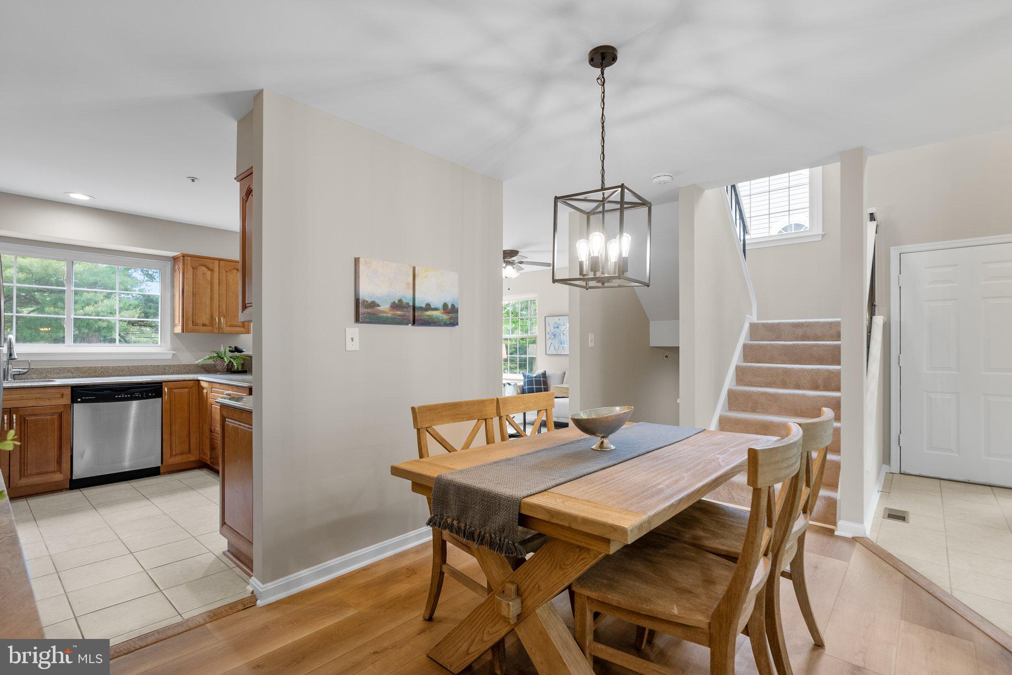 8462 MEADOW GREEN WAY
