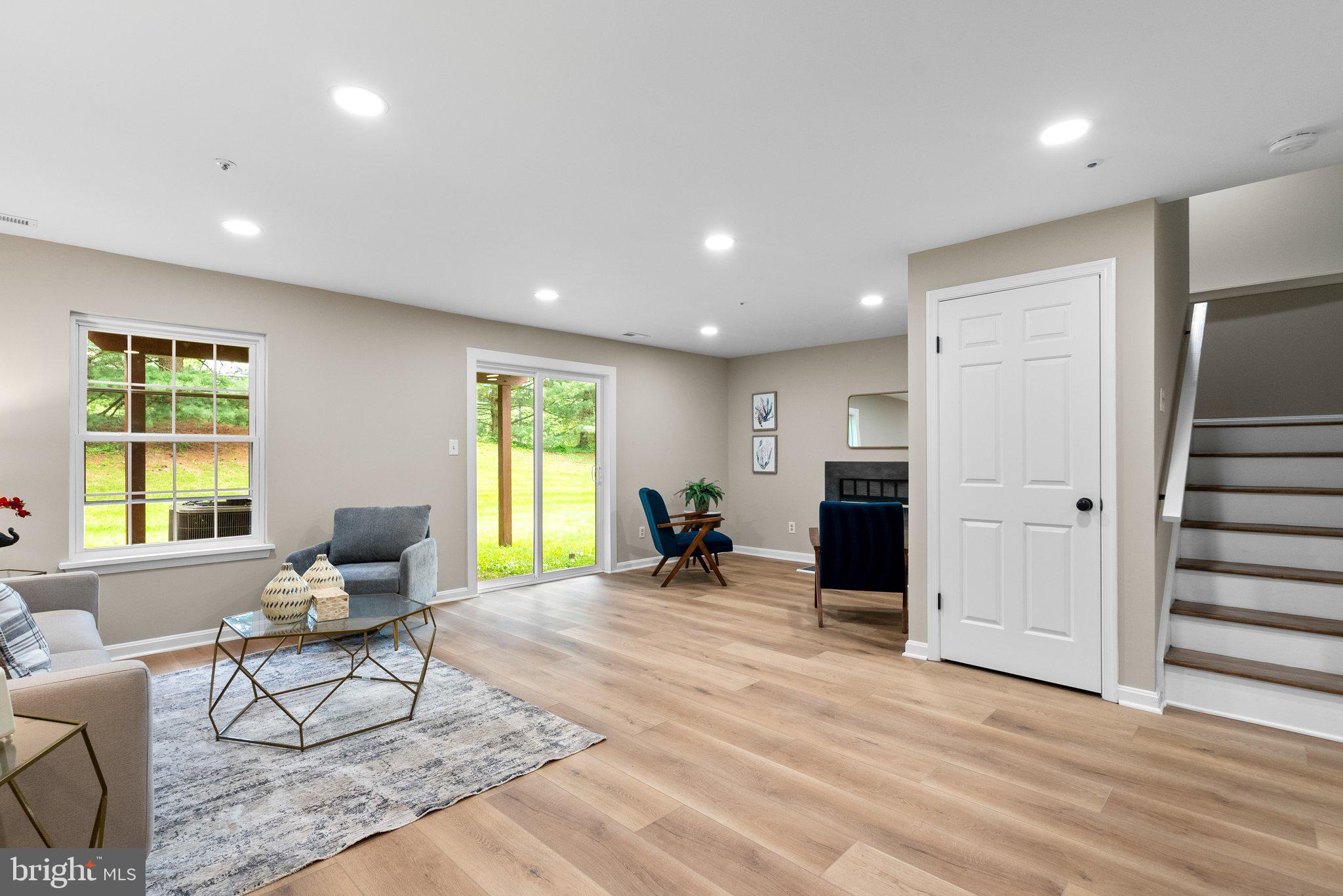 8462 MEADOW GREEN WAY