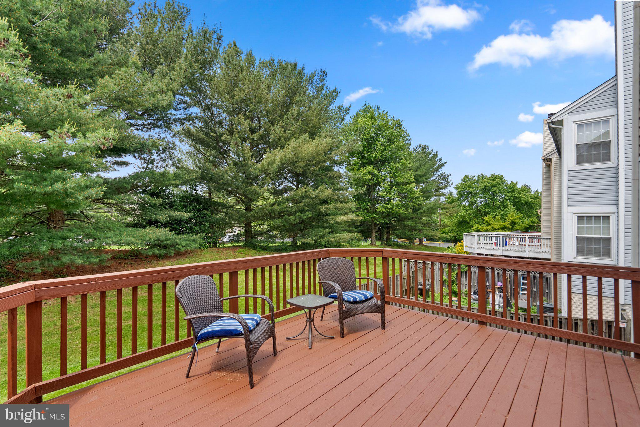 8462 MEADOW GREEN WAY