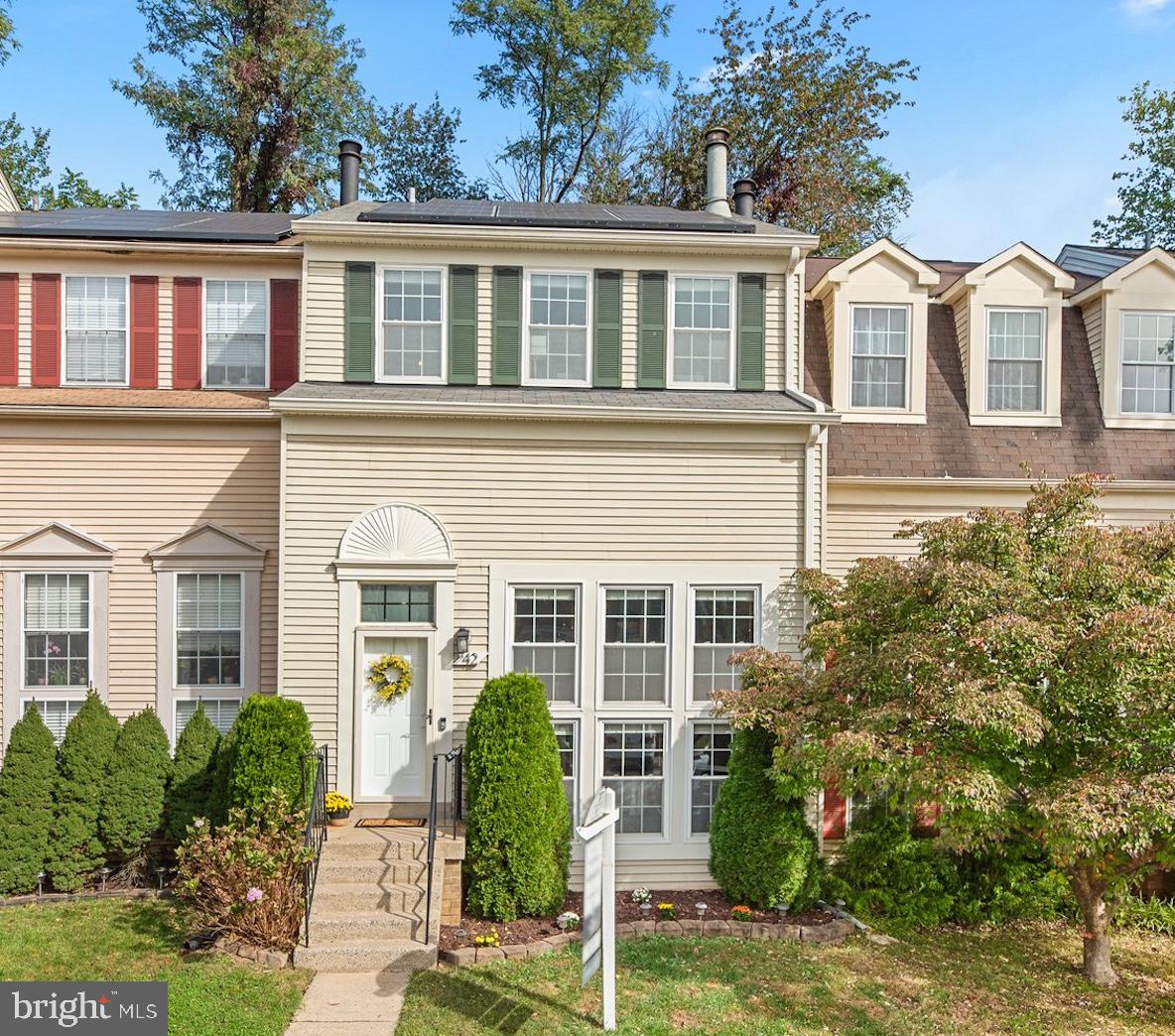 42 CHERRY BEND COURT