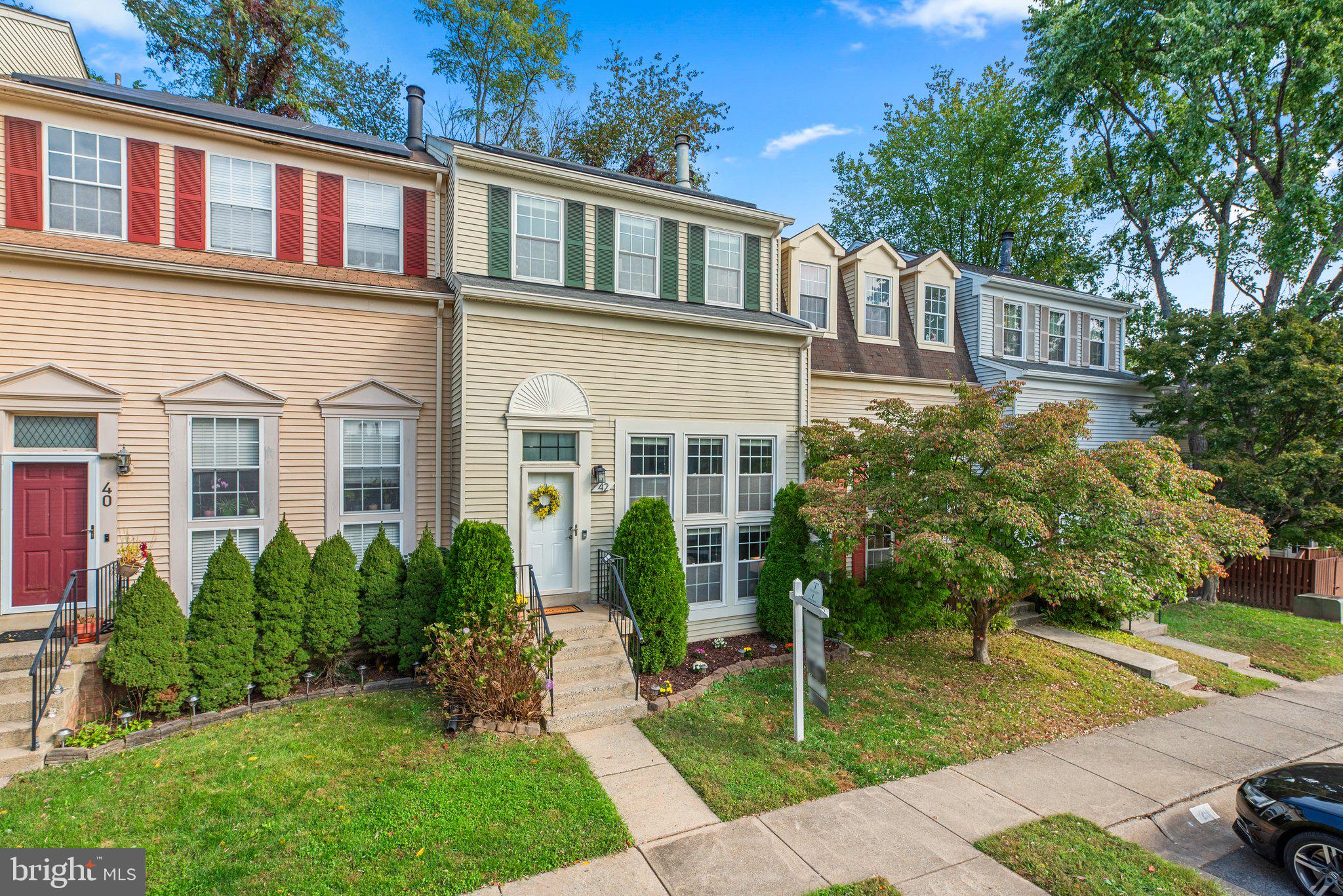 42 CHERRY BEND COURT