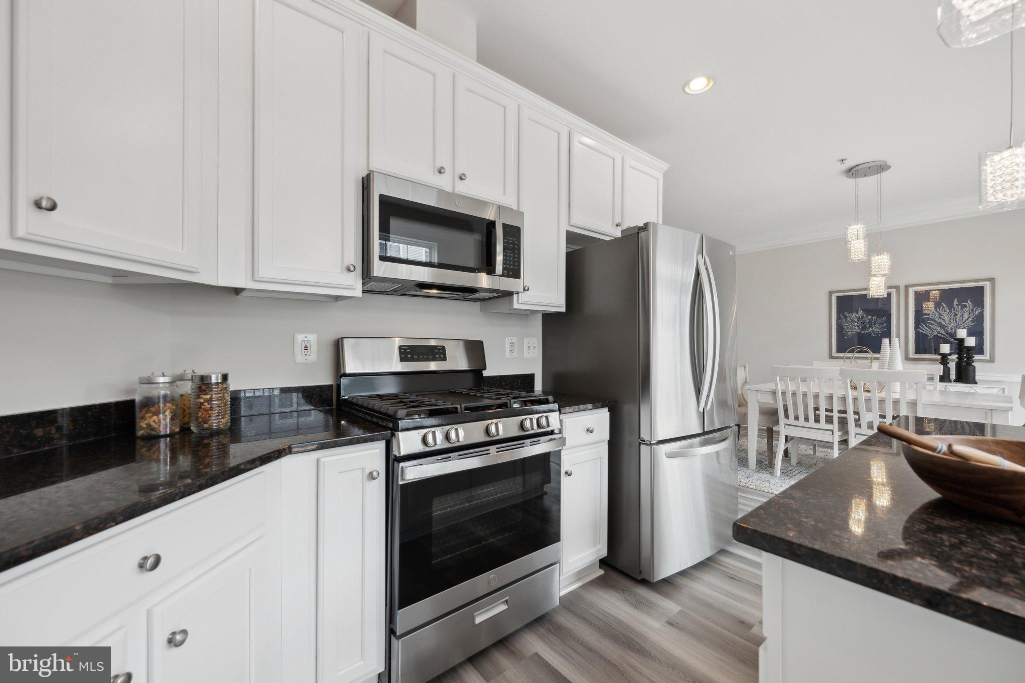 228 N SUMMIT AVENUE 27-228