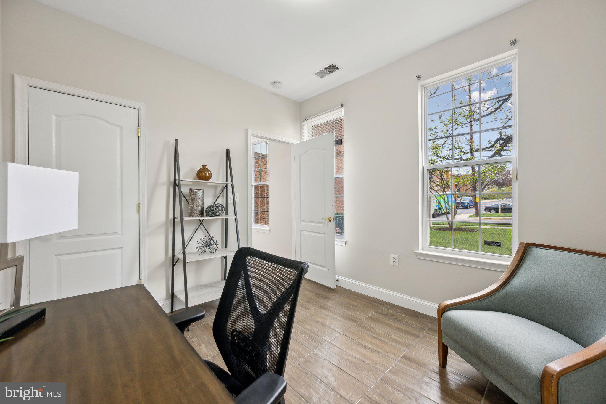 228 N SUMMIT AVENUE 27-228