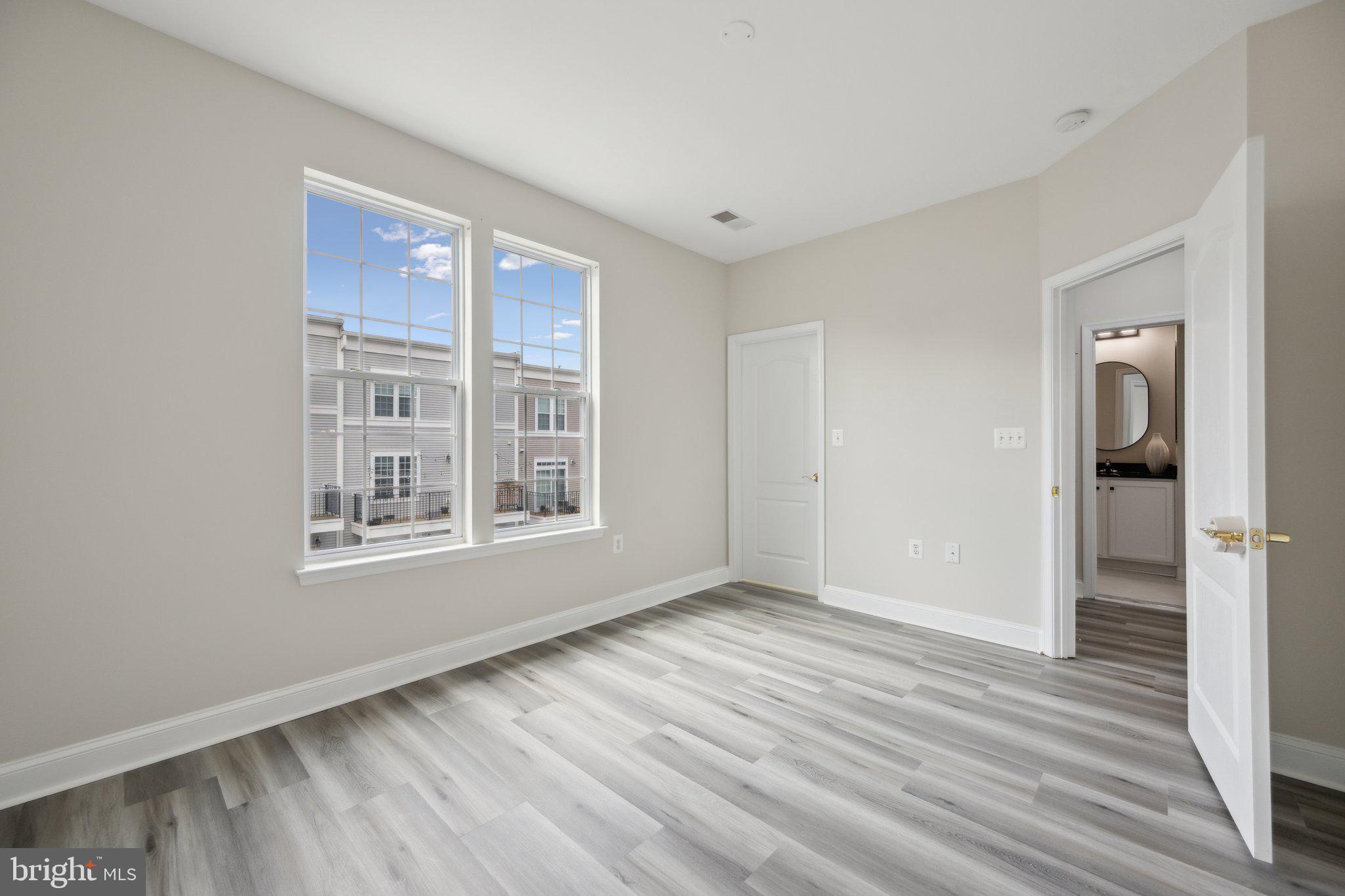 228 N SUMMIT AVENUE 27-228