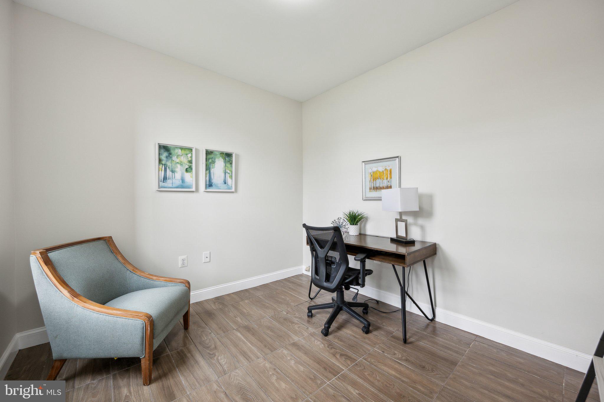 228 N SUMMIT AVENUE 27-228