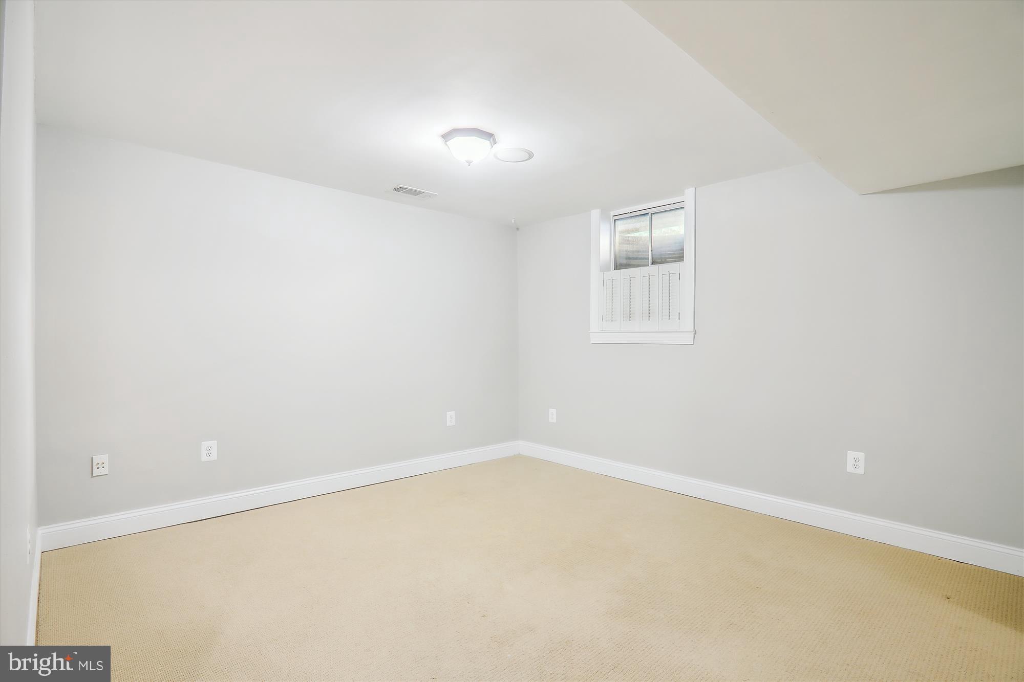 907 LINSLADE STREET
