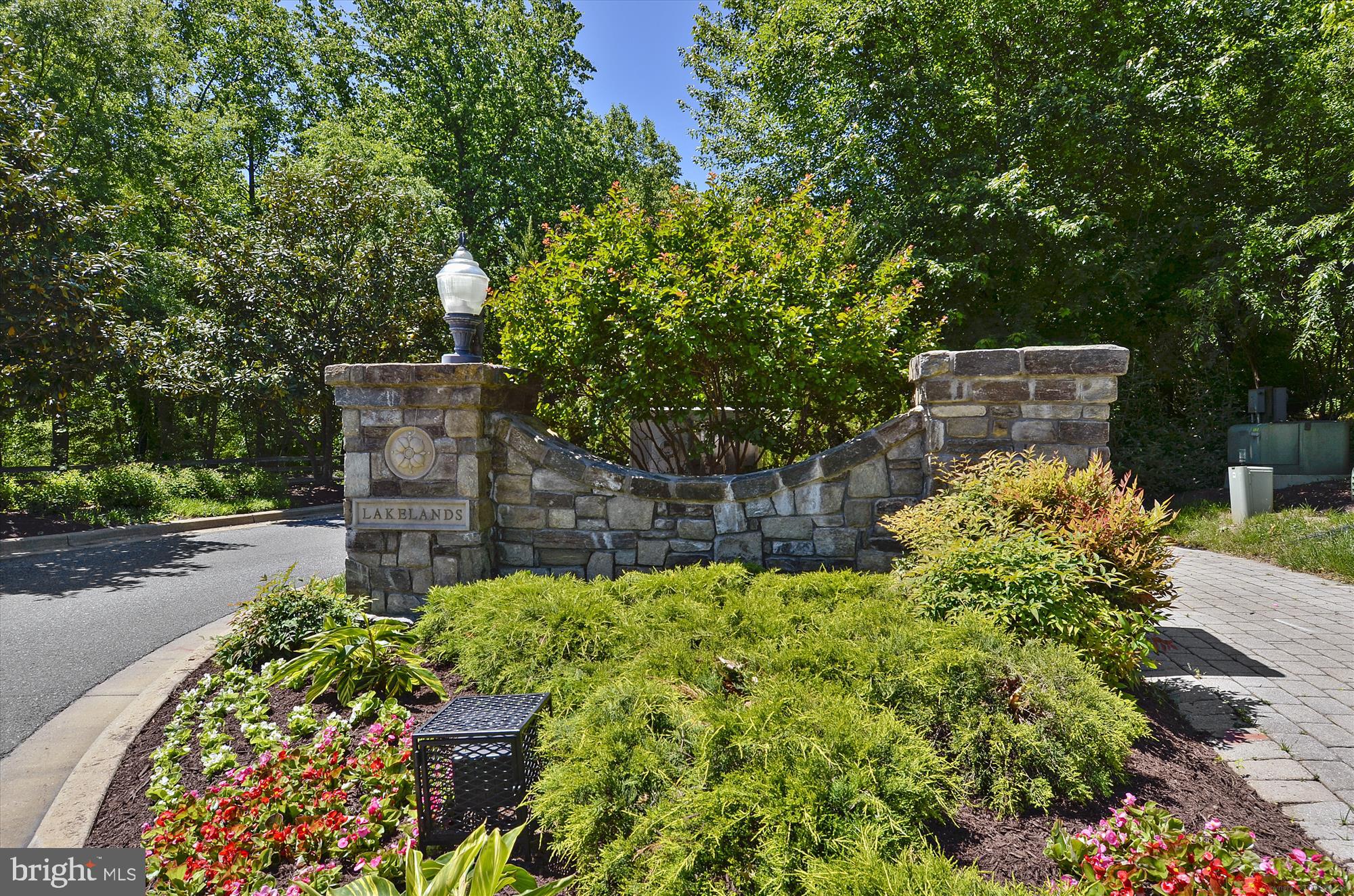 907 LINSLADE STREET