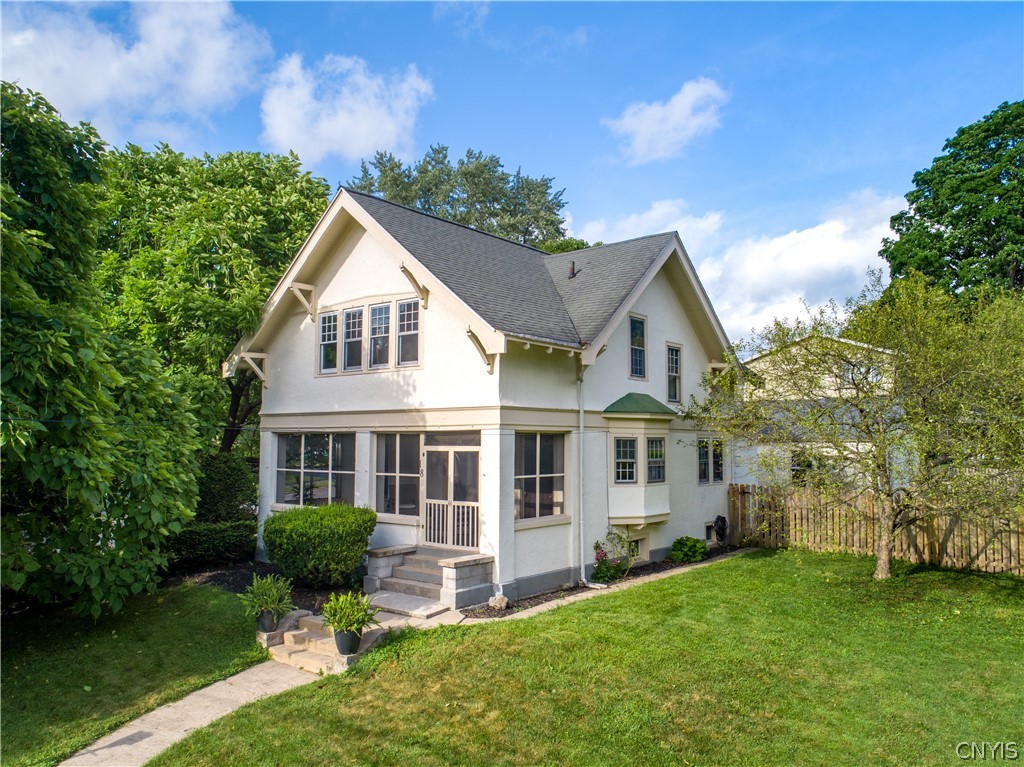 18 North Marvine Avenue