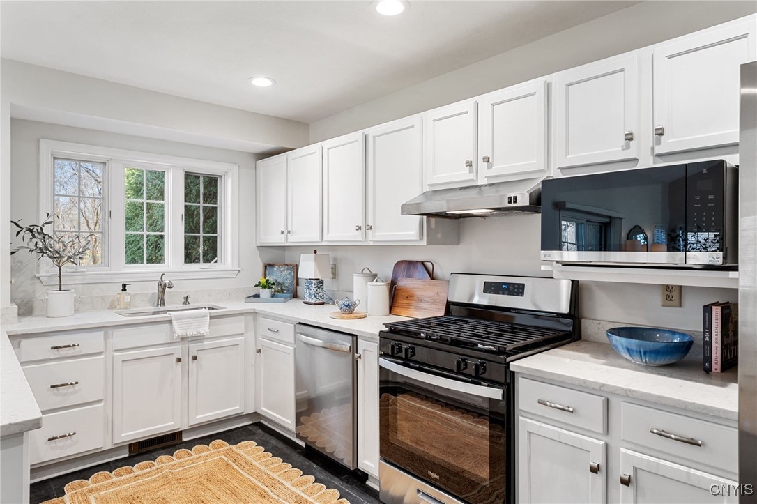 28 Willowbrook Drive (Martin Point Townhouse)