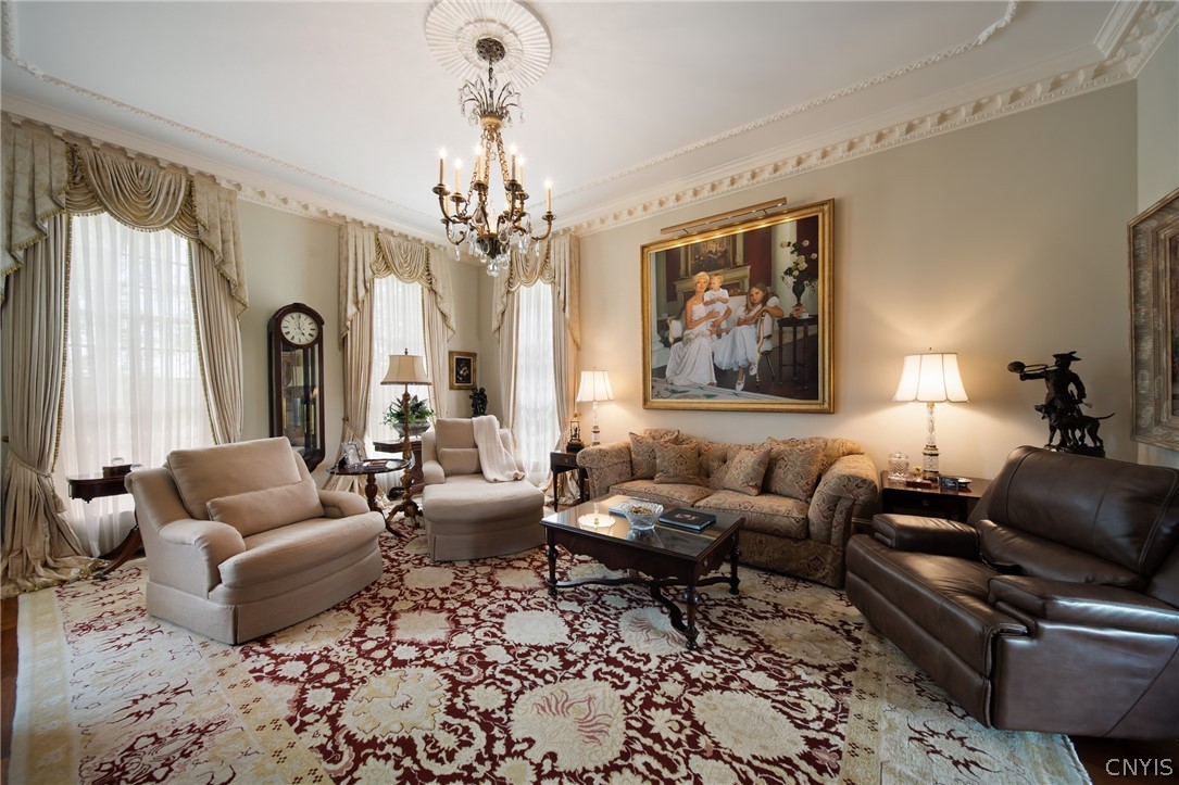 15 Meadowood Lane