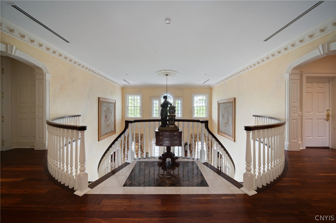 15 Meadowood Lane