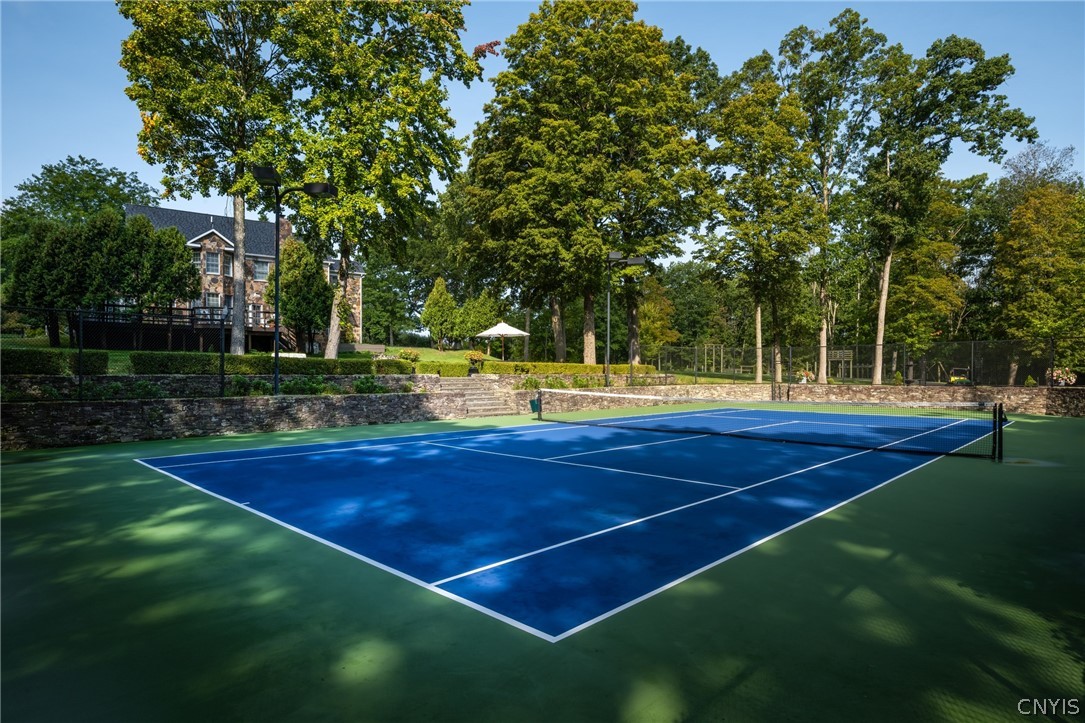 15 Meadowood Lane
