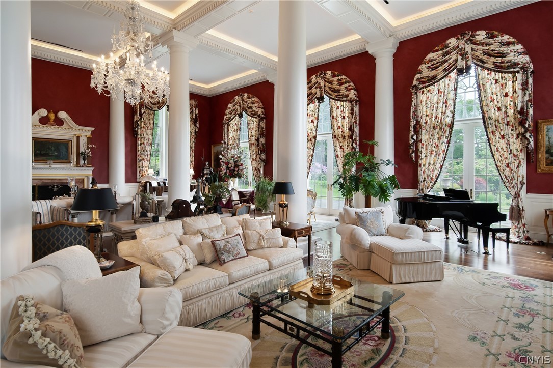 15 Meadowood Lane