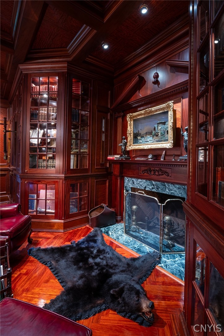 15 Meadowood Lane