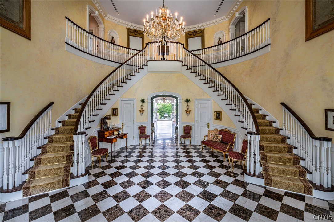 15 Meadowood Lane
