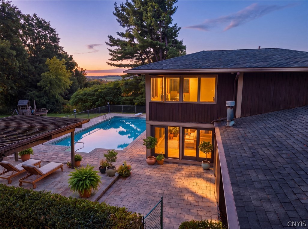 1611 West Lake Road