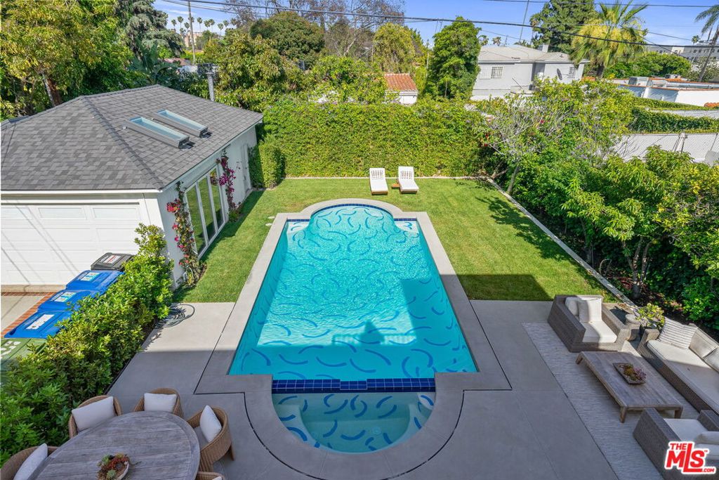 1542 Courtney Avenue