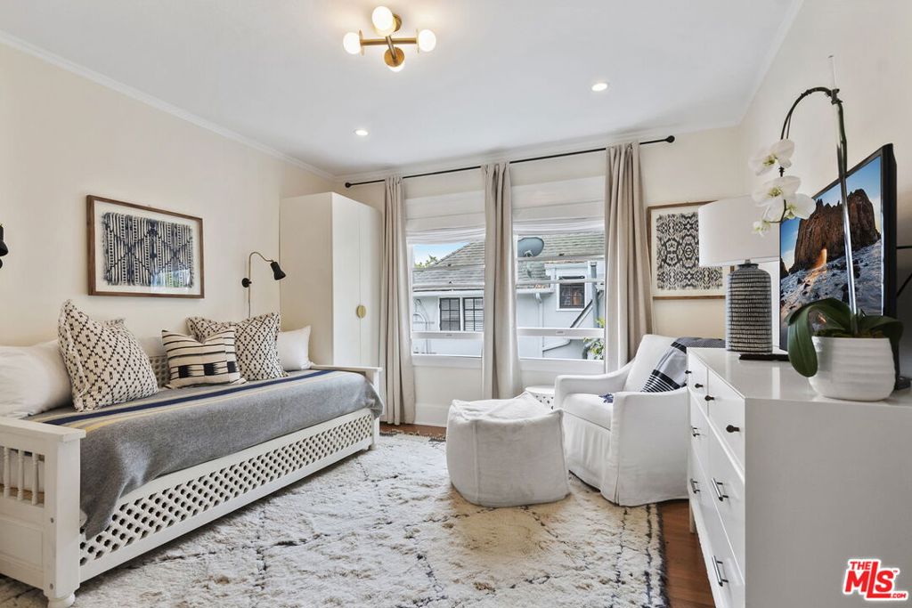 1542 Courtney Avenue