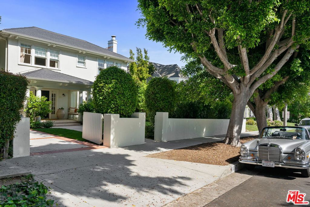 1542 Courtney Avenue