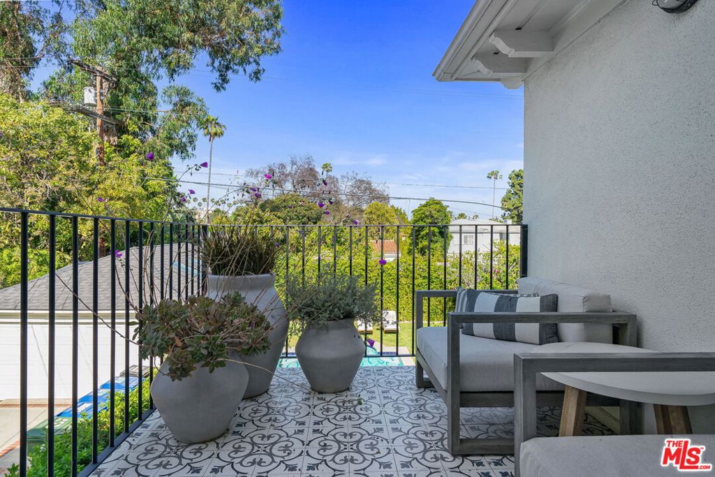 1542 Courtney Avenue