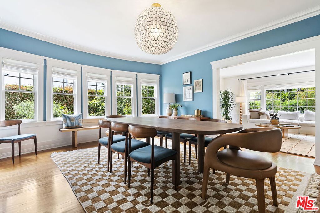 1542 Courtney Avenue