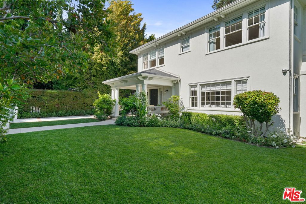 1542 Courtney Avenue