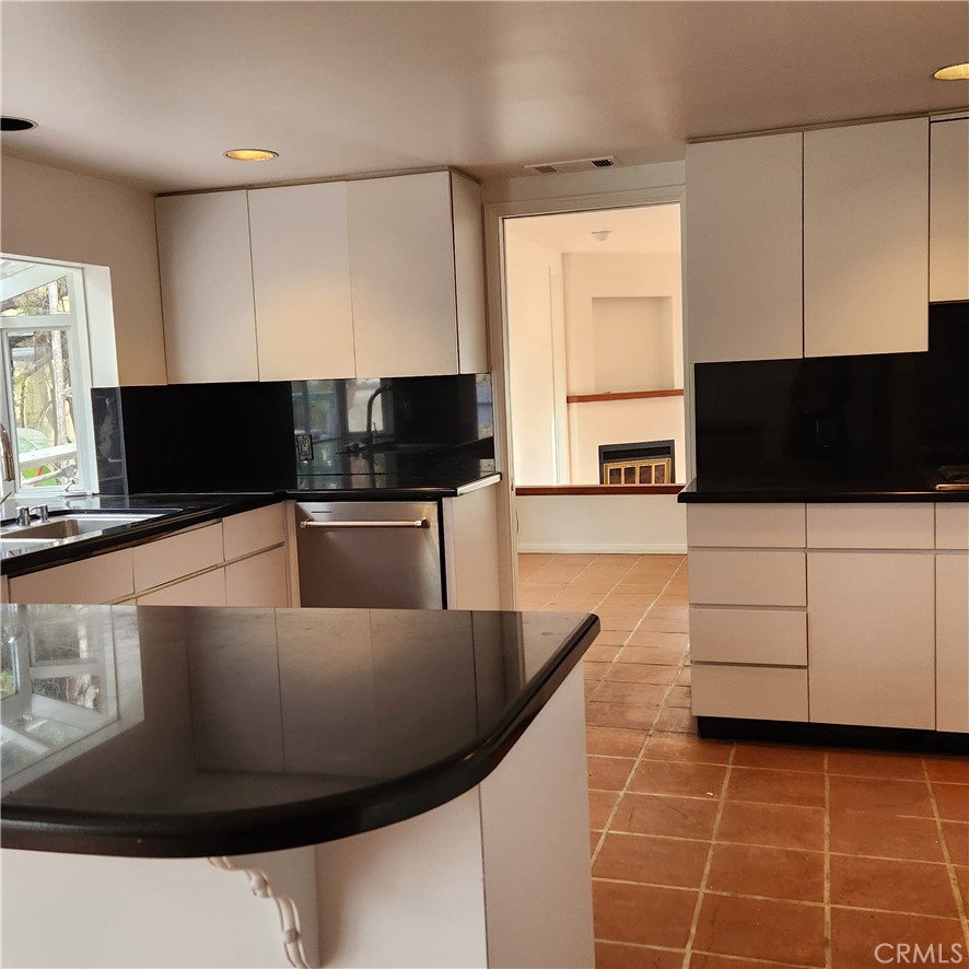 826 N Dianthus Street