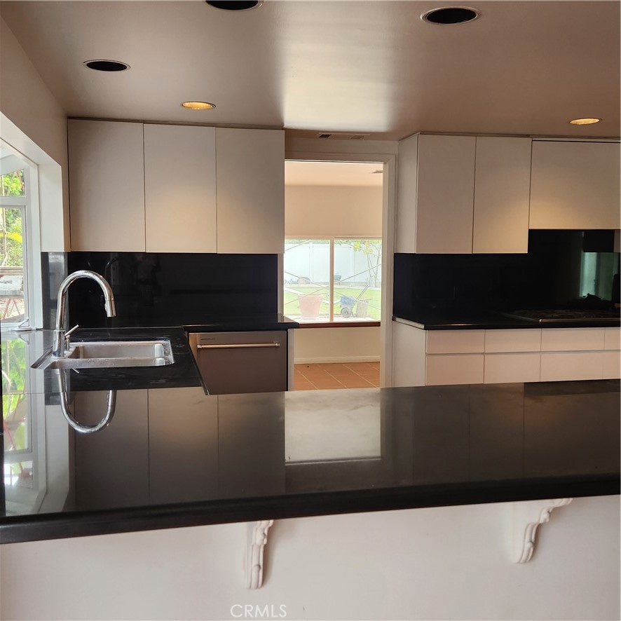 826 N Dianthus Street