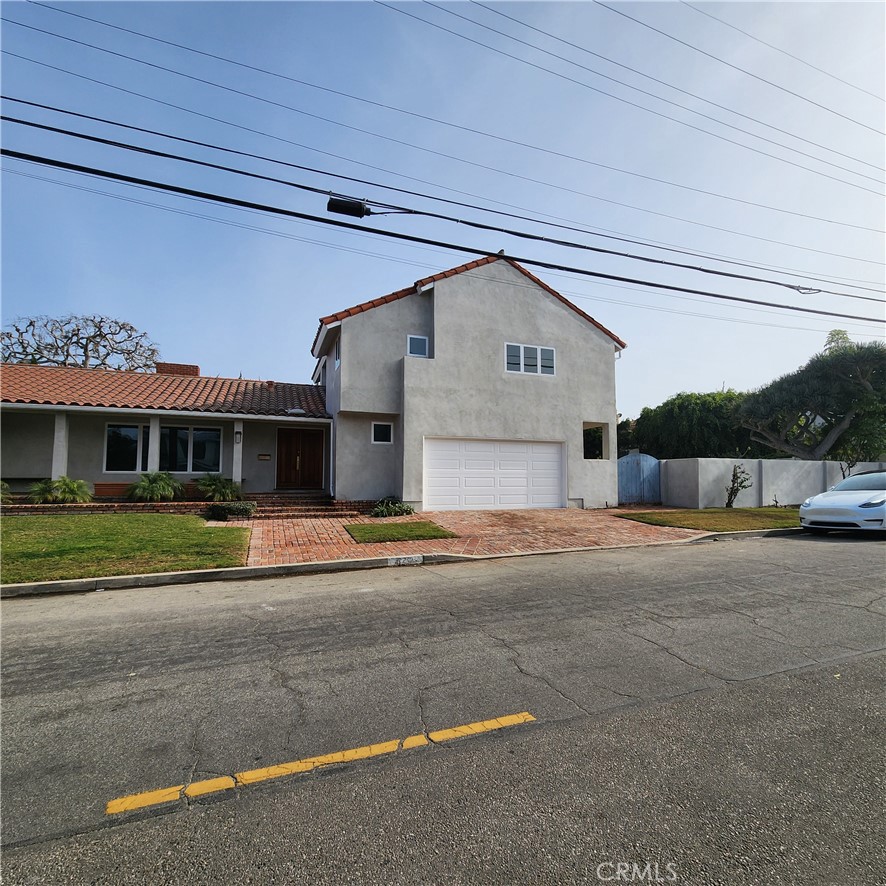 826 N Dianthus Street