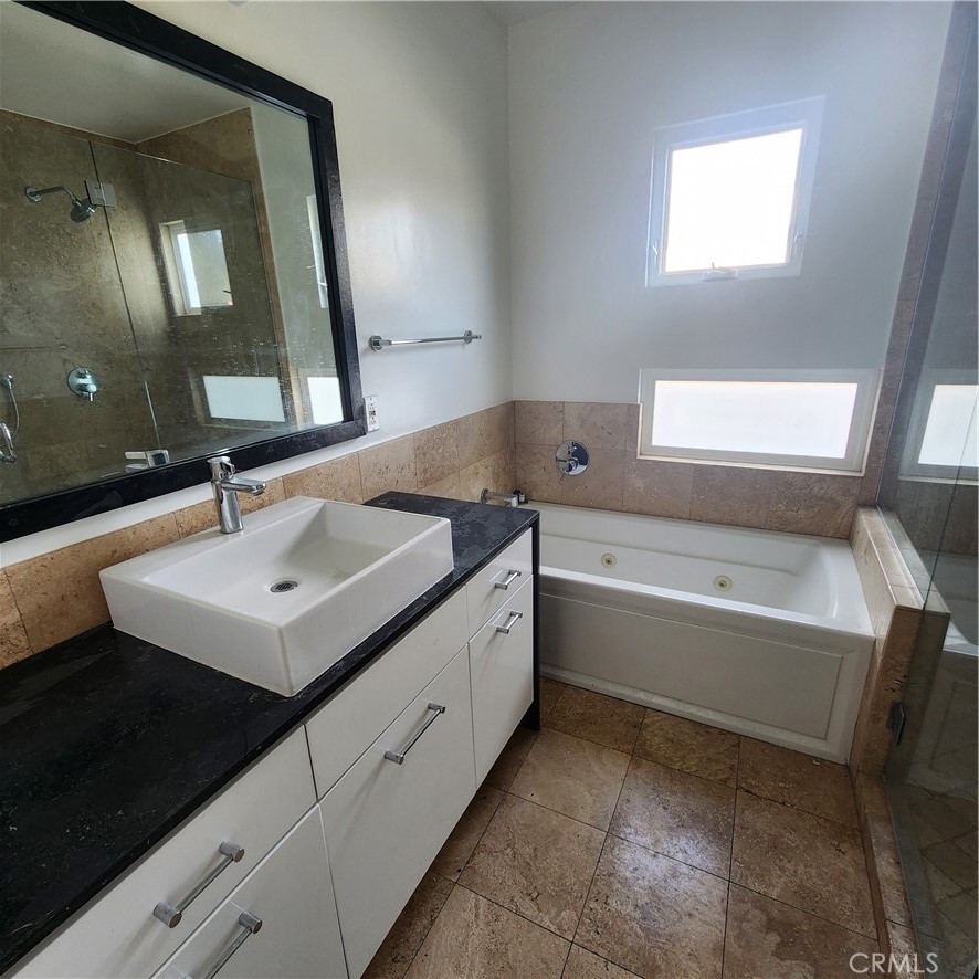 826 N Dianthus Street