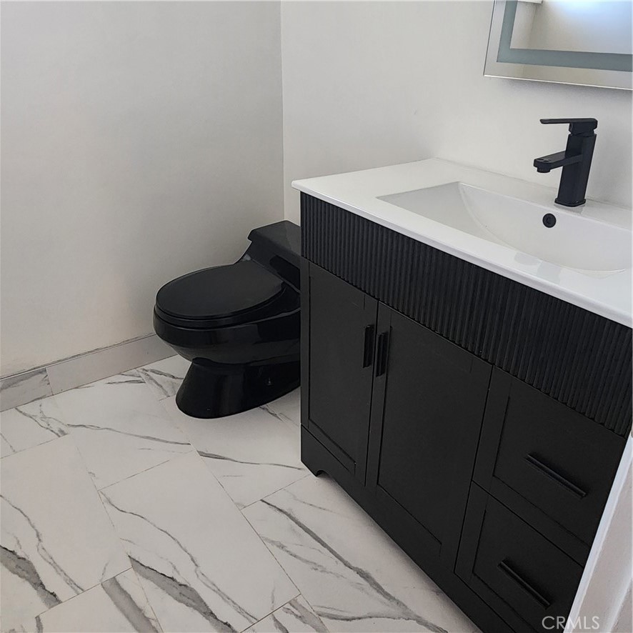 826 N Dianthus Street