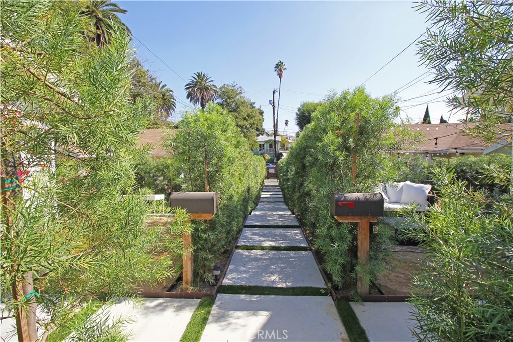 342 Avenue 57 N 1/2