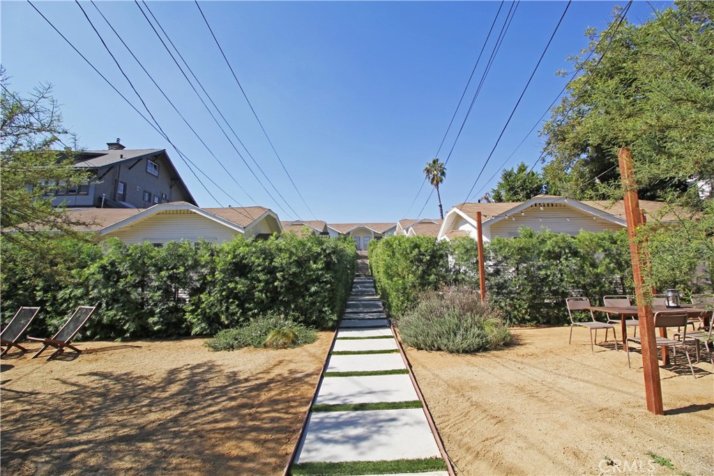 342 Avenue 57 N 1/2