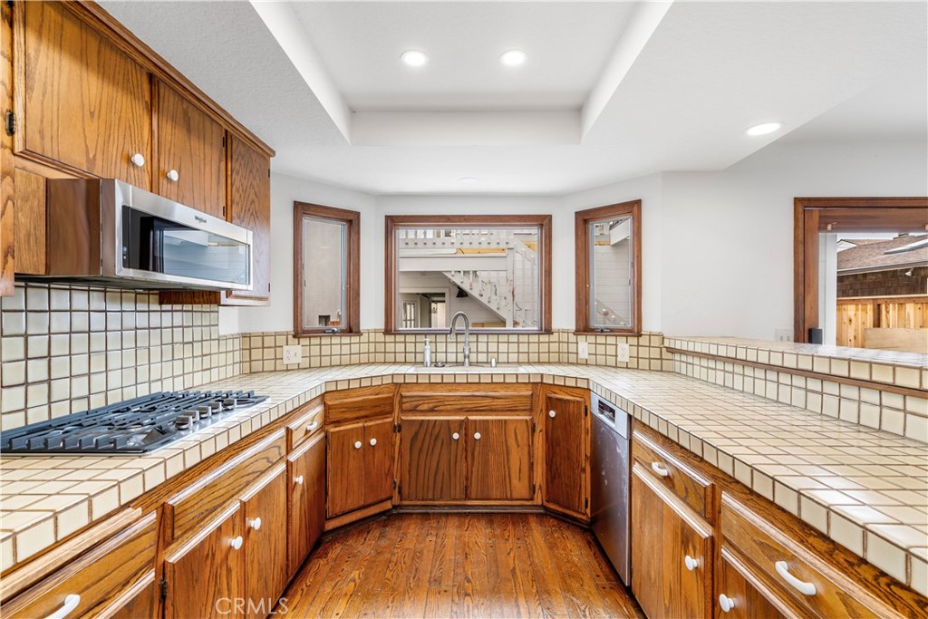 472 36th Street