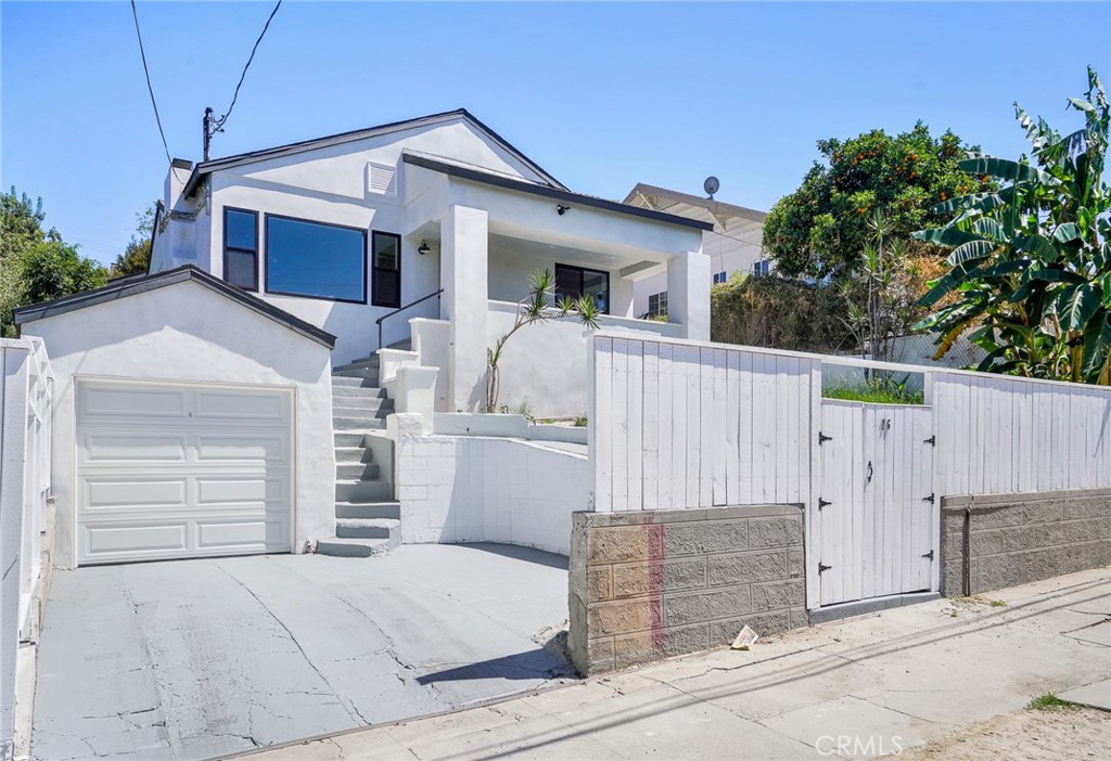 978 Hyperion Avenue