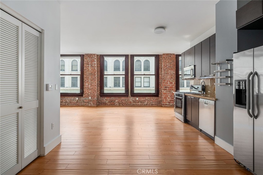 460 S Spring Street 1013