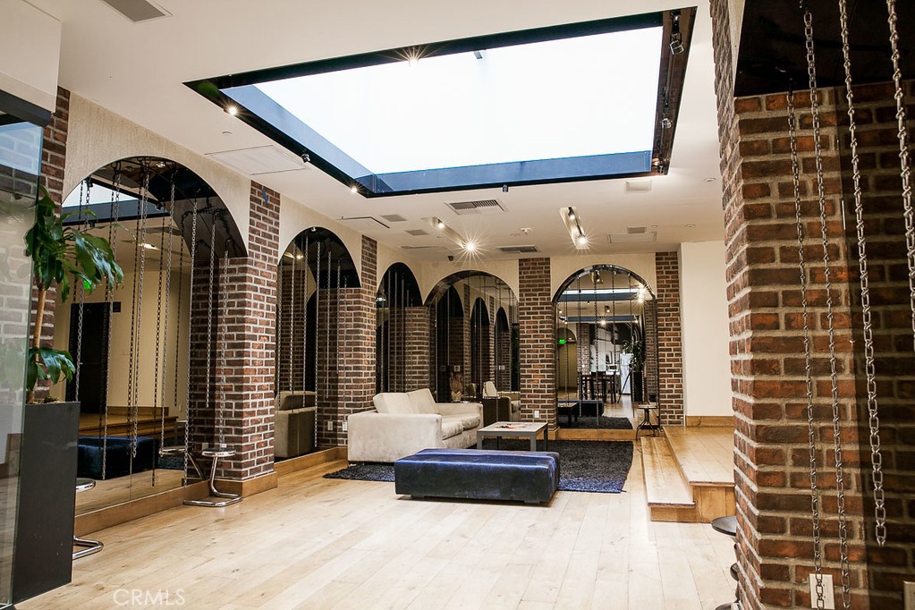 460 S Spring Street 1013