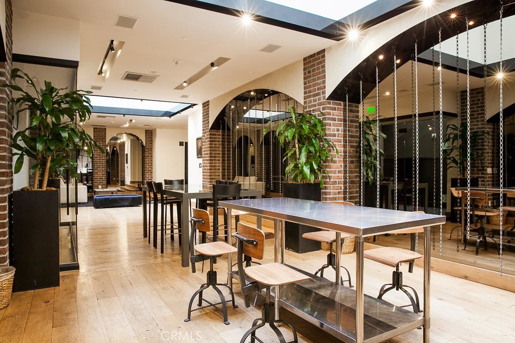 460 S Spring Street 1013