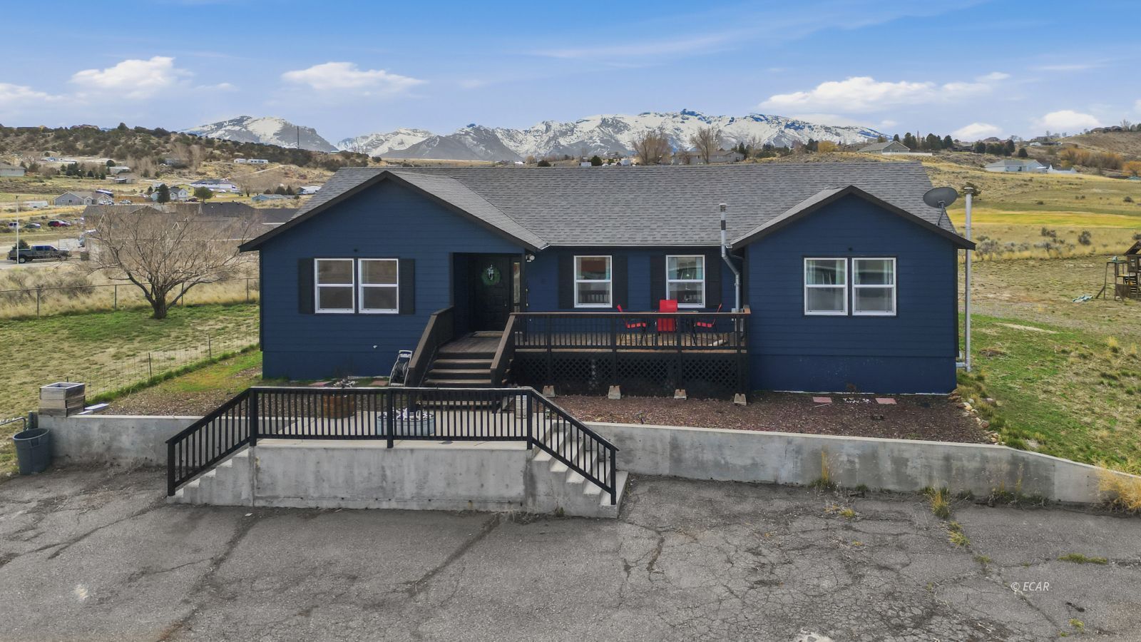 285 Country Club Parkway