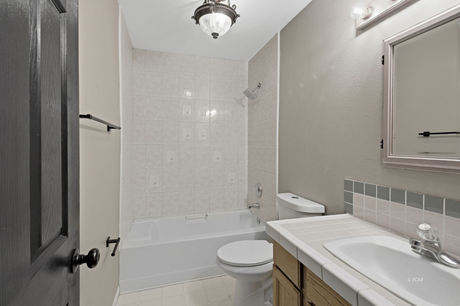 285 Country Club Parkway