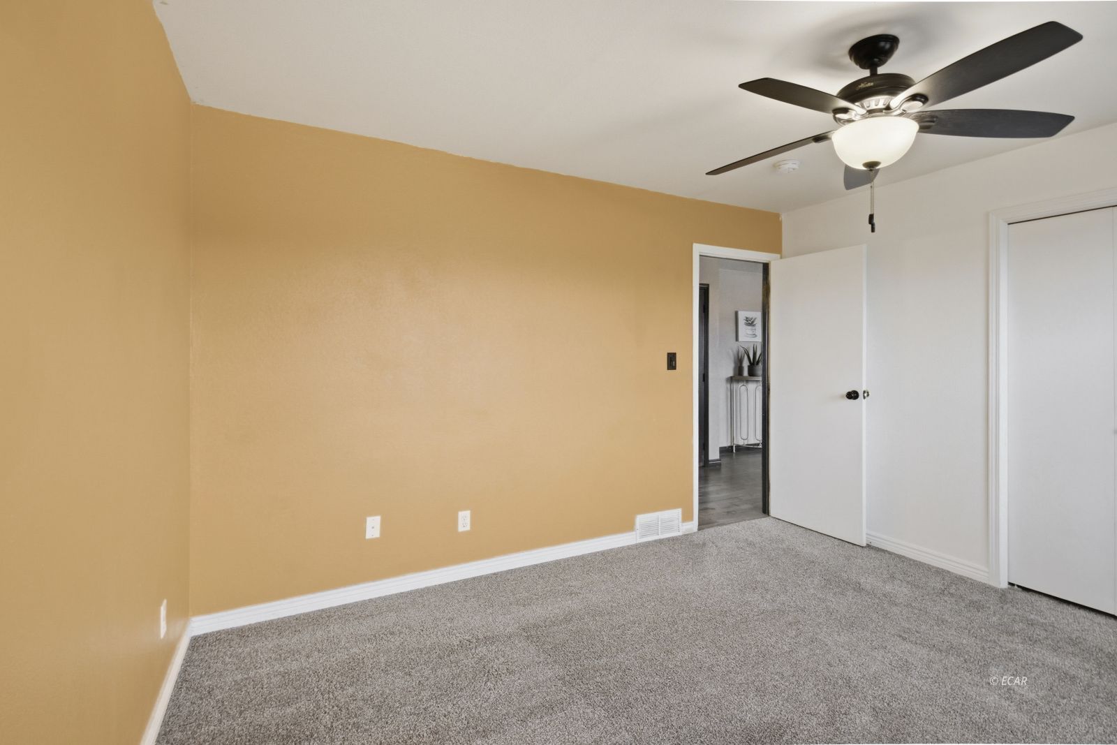 285 Country Club Parkway