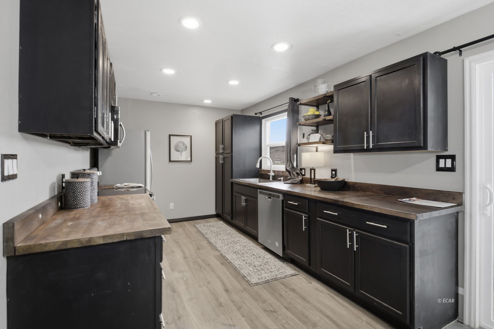 285 Country Club Parkway