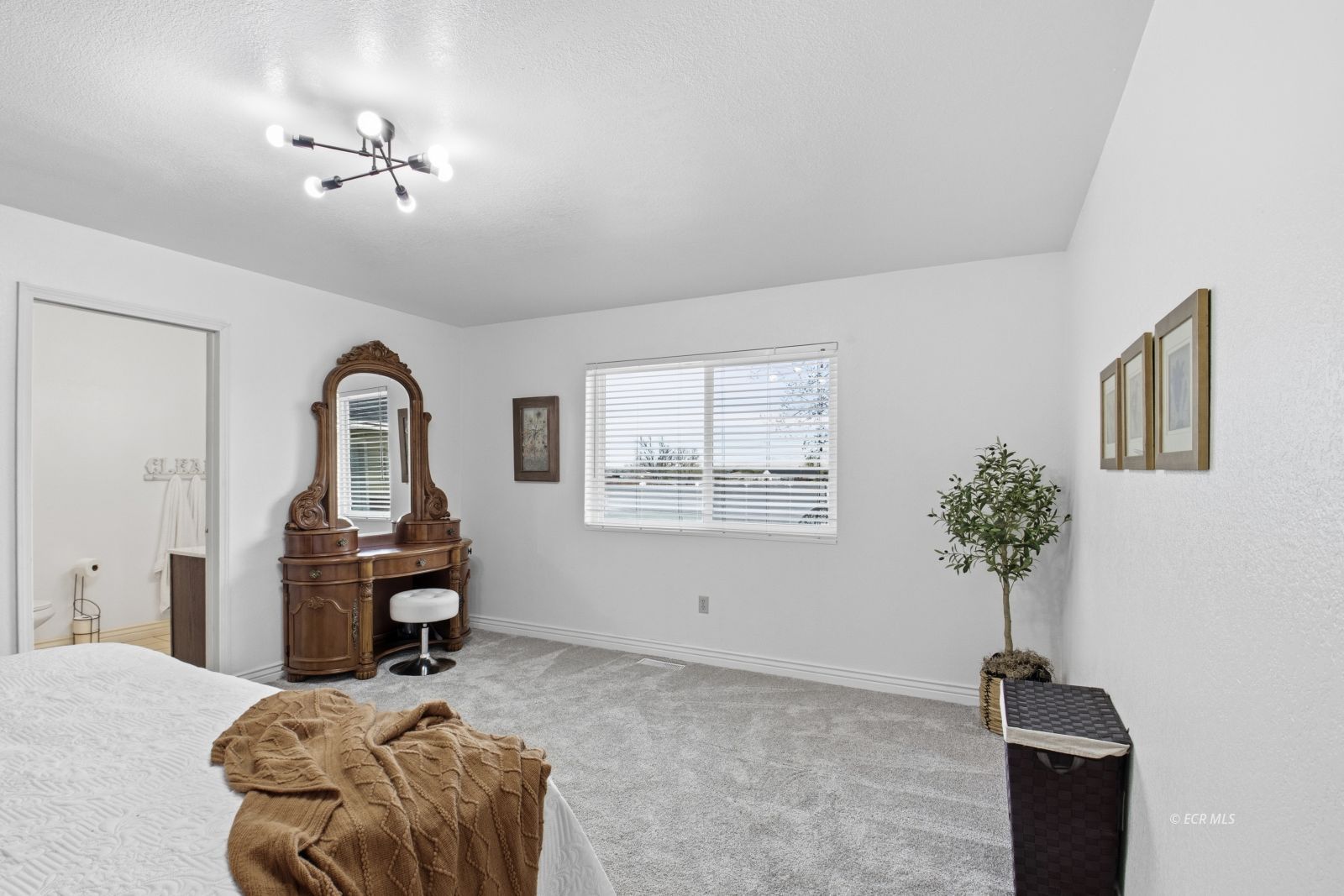 466 Lawndale Drive