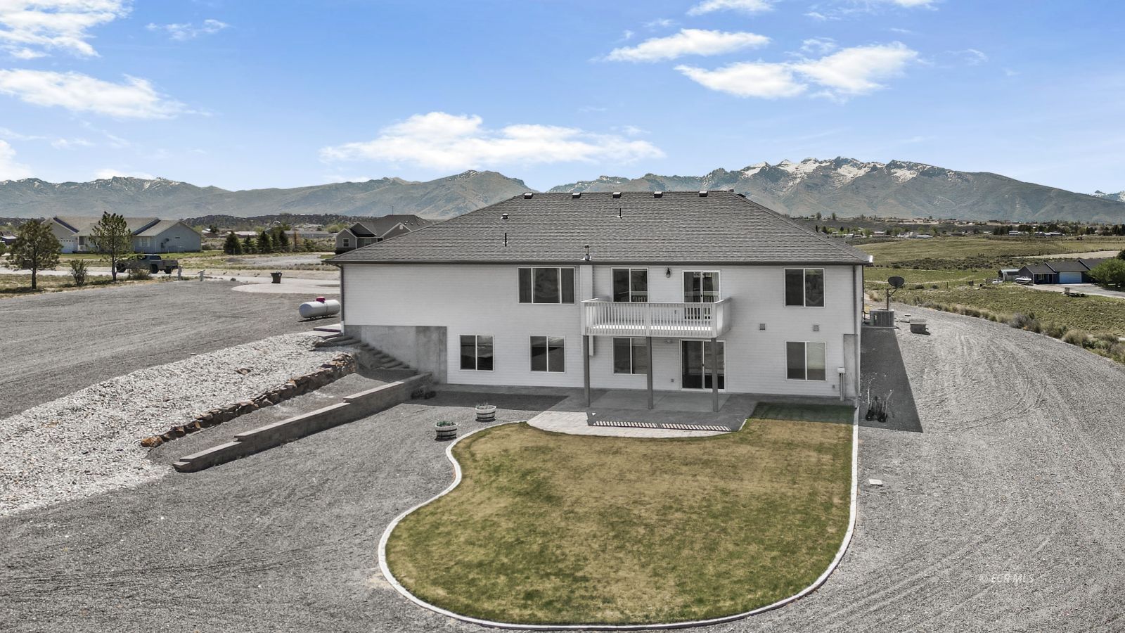 221 Glenvista Drive