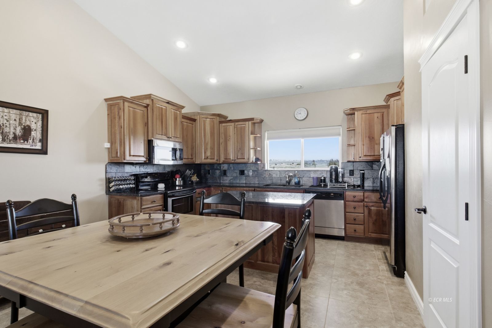 221 Glenvista Drive