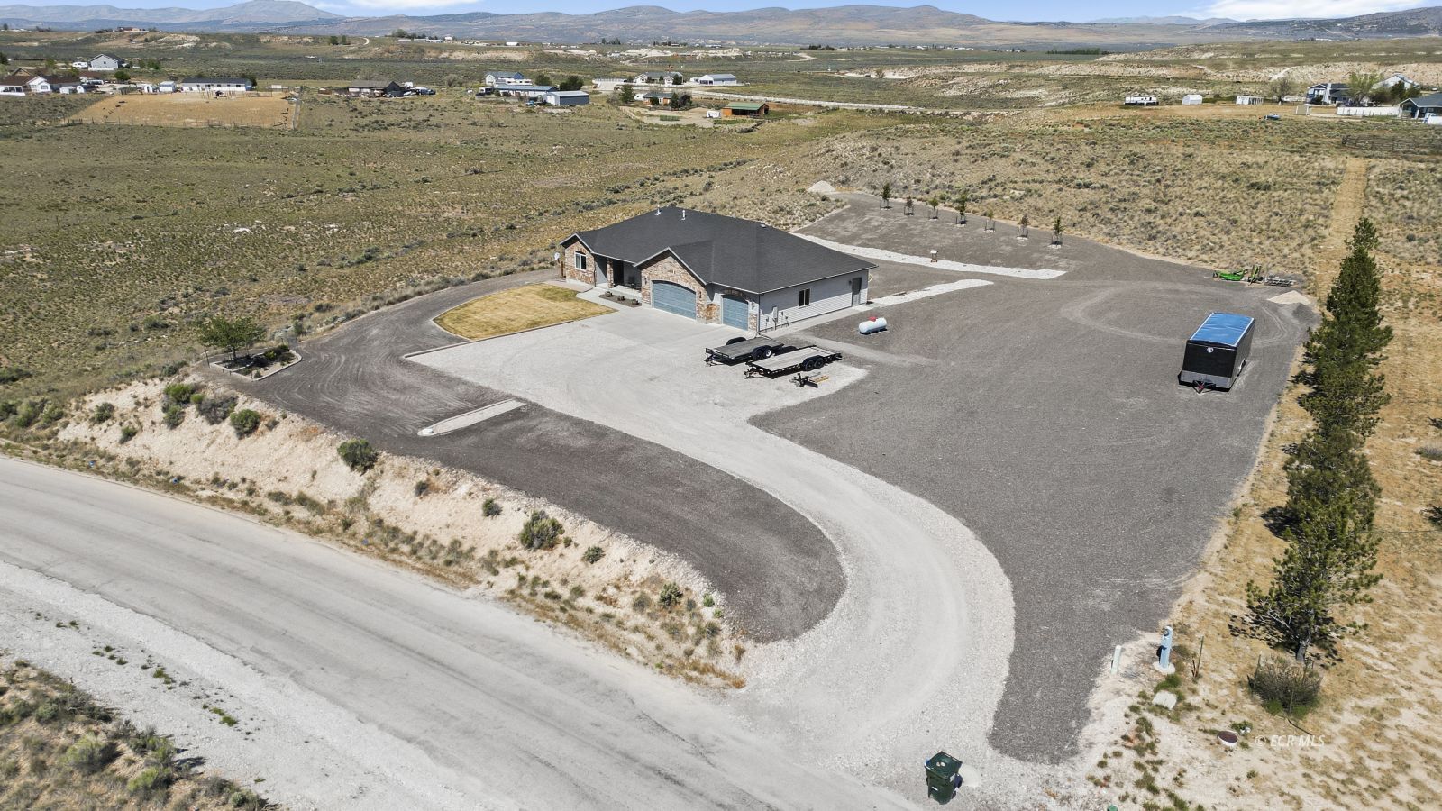 221 Glenvista Drive
