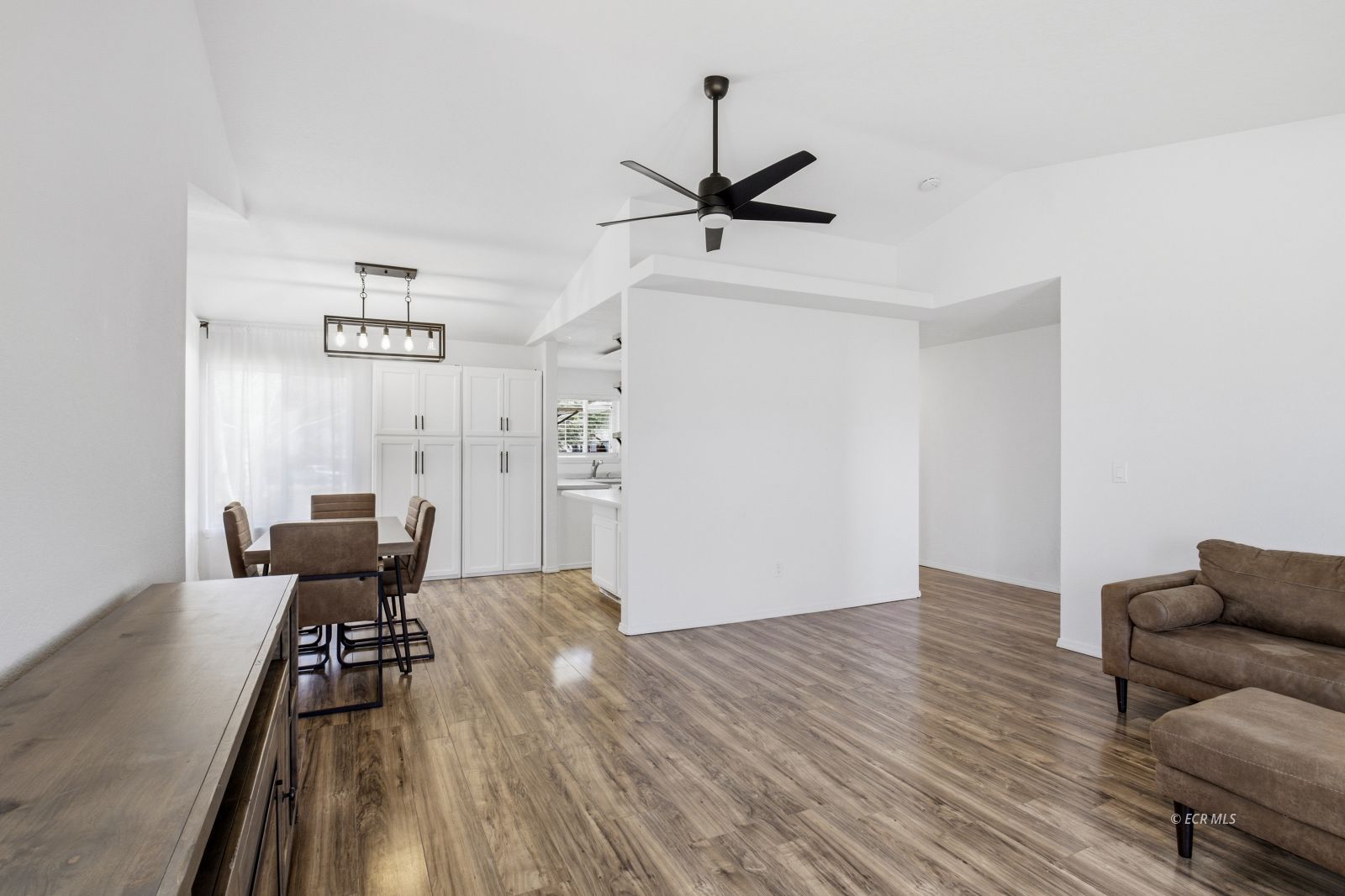 1901 Dogwood Court