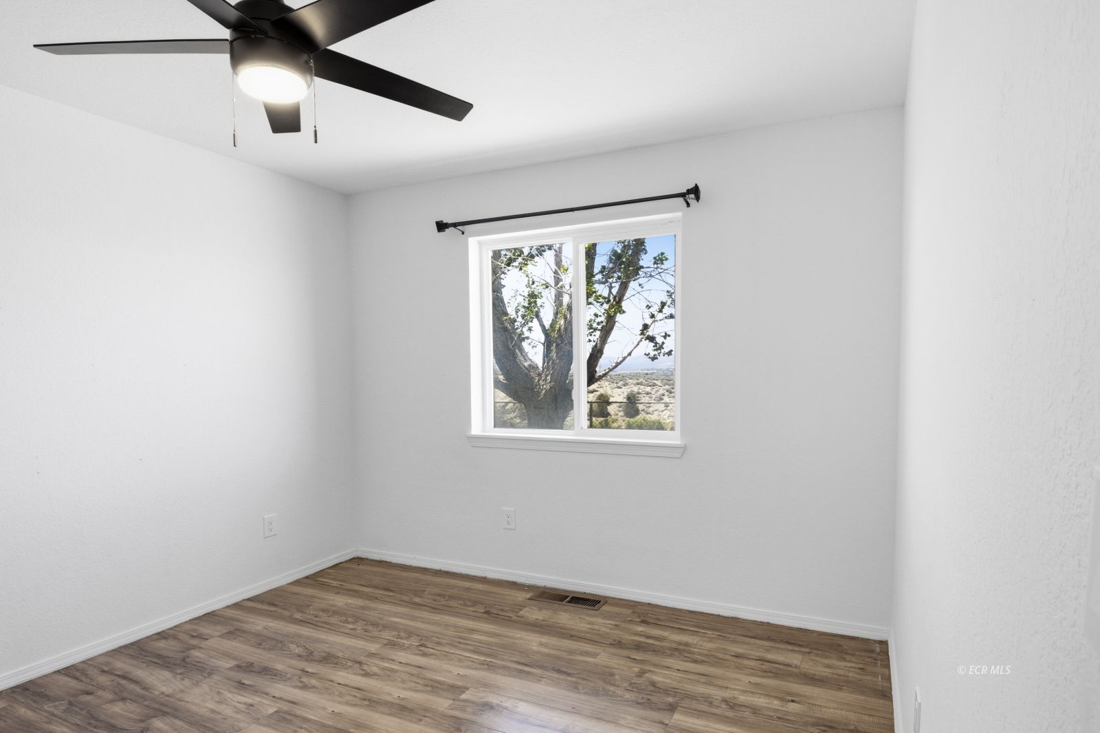 1901 Dogwood Court