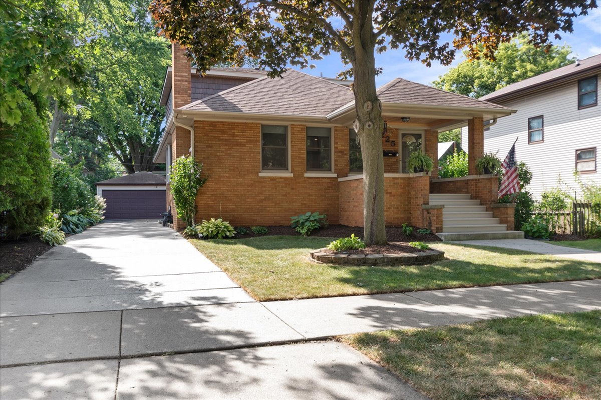 225 16th Street